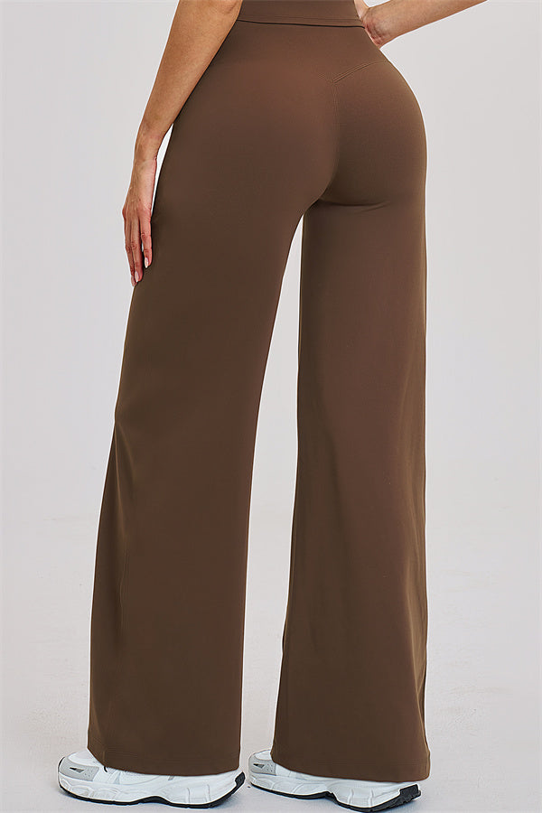 The Dynamic T-shirt Straight Leg Pants 2-Piece Set